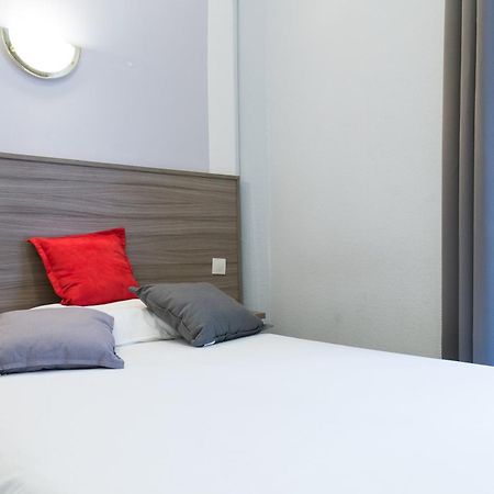 Panam Hotel Paris Gambetta- Place Gambetta-Mairie Du 20 Emme Exterior photo