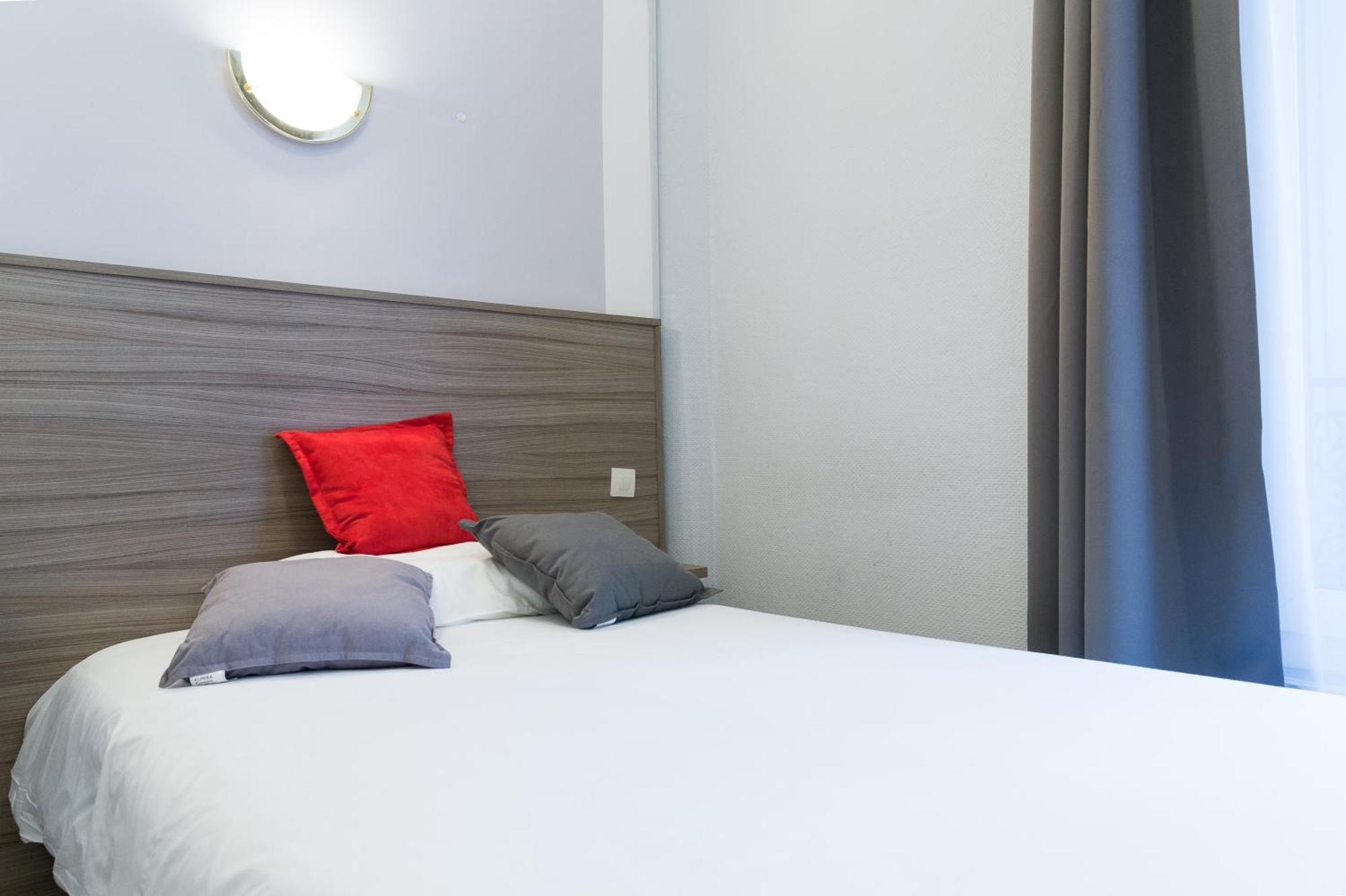 Panam Hotel Paris Gambetta- Place Gambetta-Mairie Du 20 Emme Exterior photo
