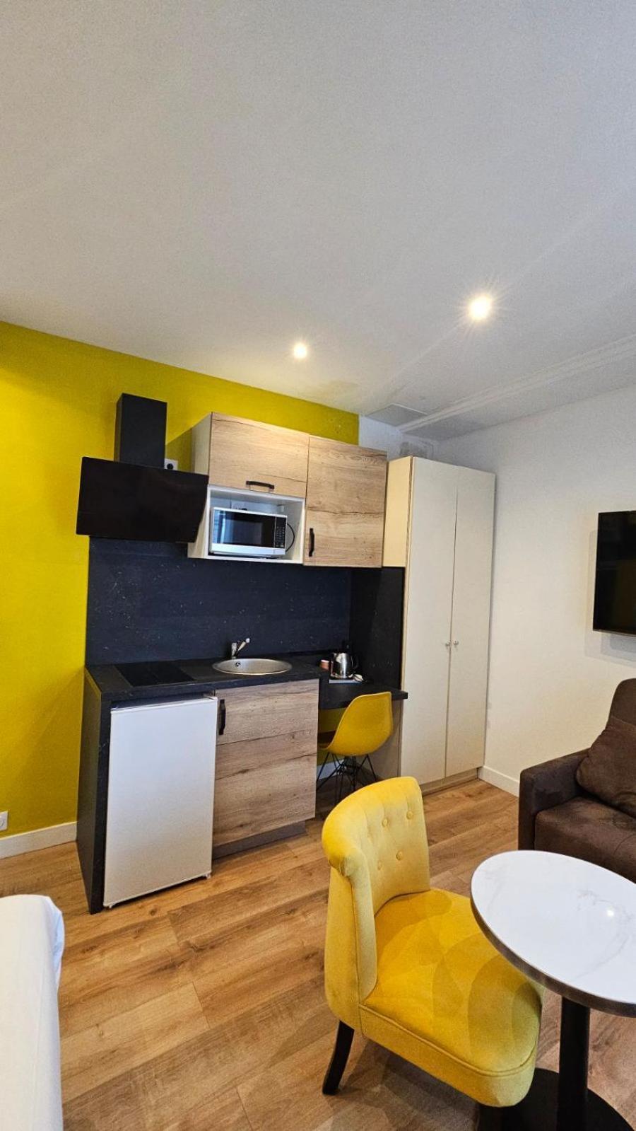 Panam Hotel Paris Gambetta- Place Gambetta-Mairie Du 20 Emme Exterior photo