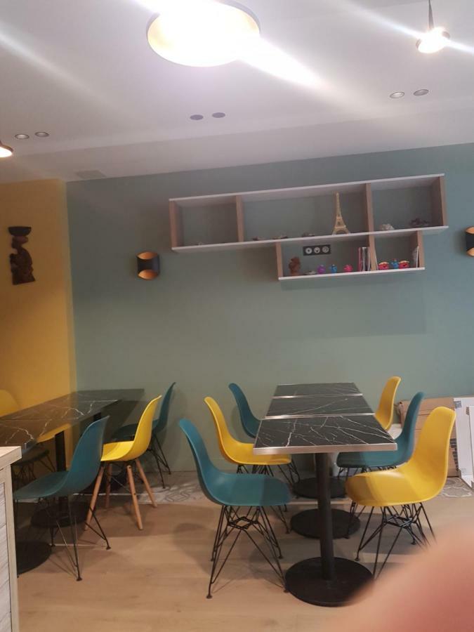 Panam Hotel Paris Gambetta- Place Gambetta-Mairie Du 20 Emme Exterior photo